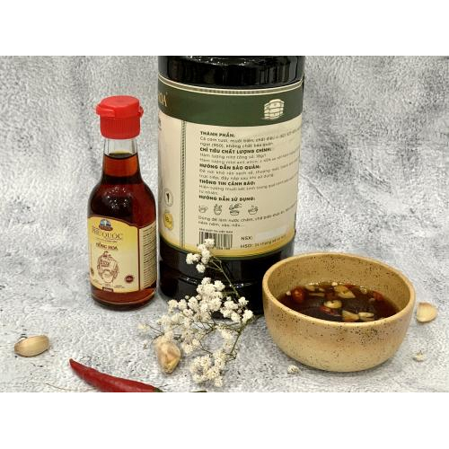 Nước Mắm Nhĩ Cá Cơm Truyền Thống Phú Quốc Hồng Hoa - 18 độ đạm - Chai nhựa 1 lít