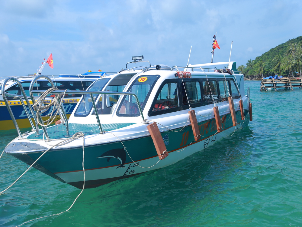 Giới thiệu dịch vụ cano riêng tham quan đảo