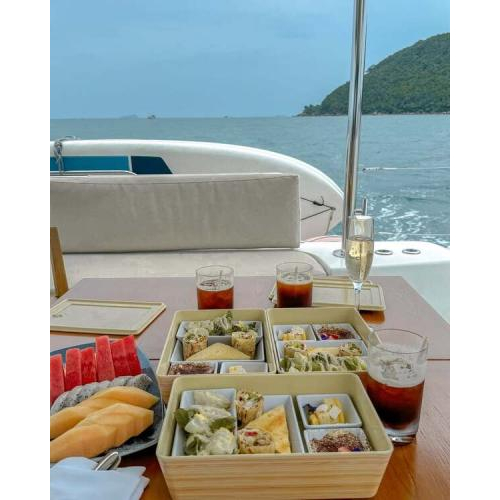 Du Thuyền Regent Thuê Riêng – 12 Khách (19h45 - 22h15)